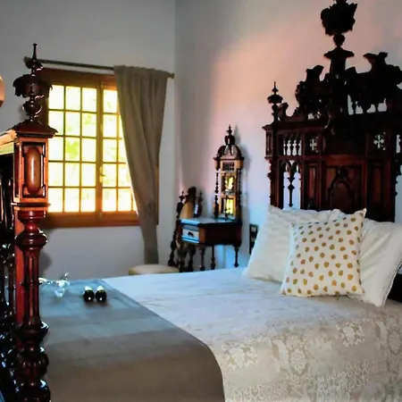 In Naron Near Pantin & Golf * O Val