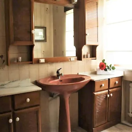 In Naron Near Pantin & Golf * O Val